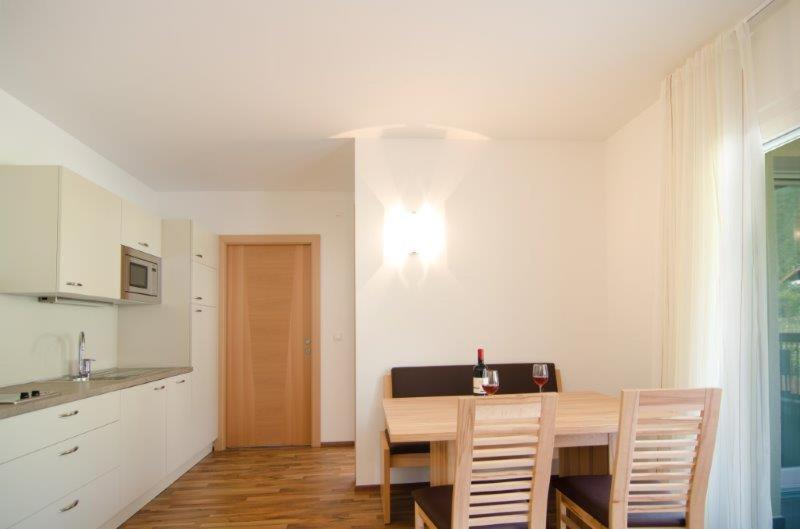 Garni Hotel Peterlinhof Caldaro Εξωτερικό φωτογραφία