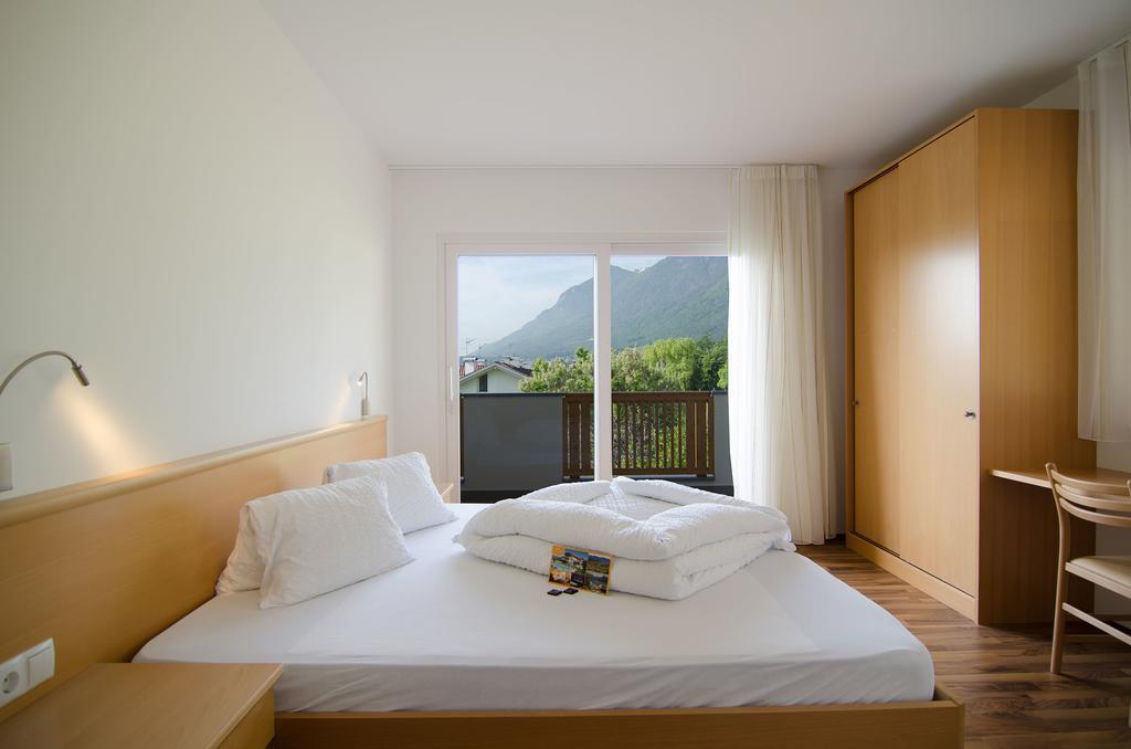 Garni Hotel Peterlinhof Caldaro Δωμάτιο φωτογραφία
