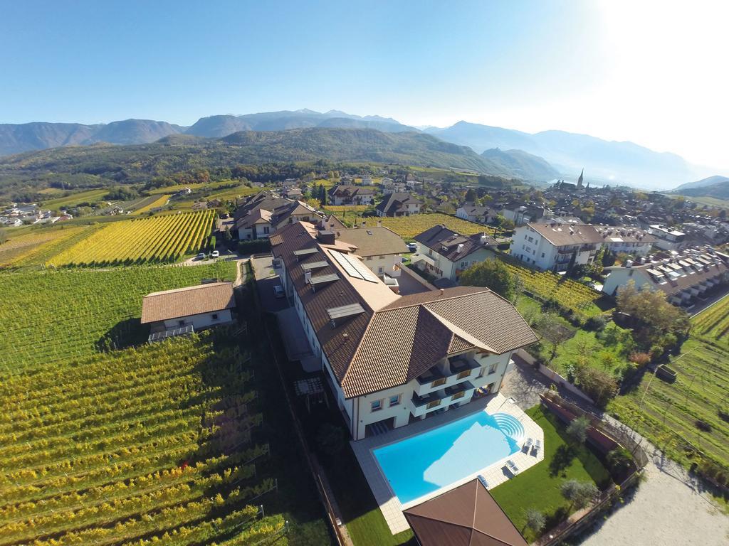 Garni Hotel Peterlinhof Caldaro Εξωτερικό φωτογραφία