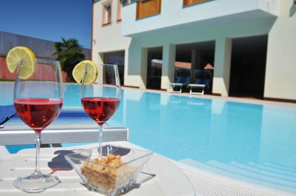Garni Hotel Peterlinhof Caldaro Εξωτερικό φωτογραφία