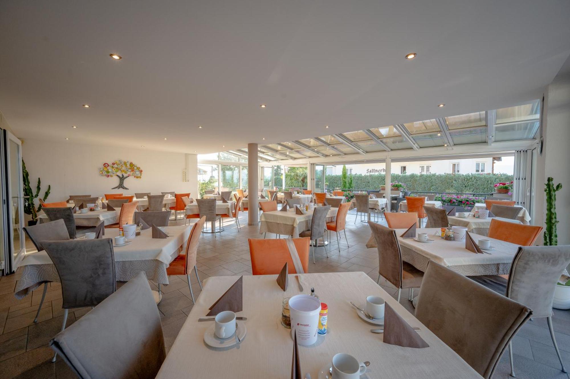 Garni Hotel Peterlinhof Caldaro Εξωτερικό φωτογραφία