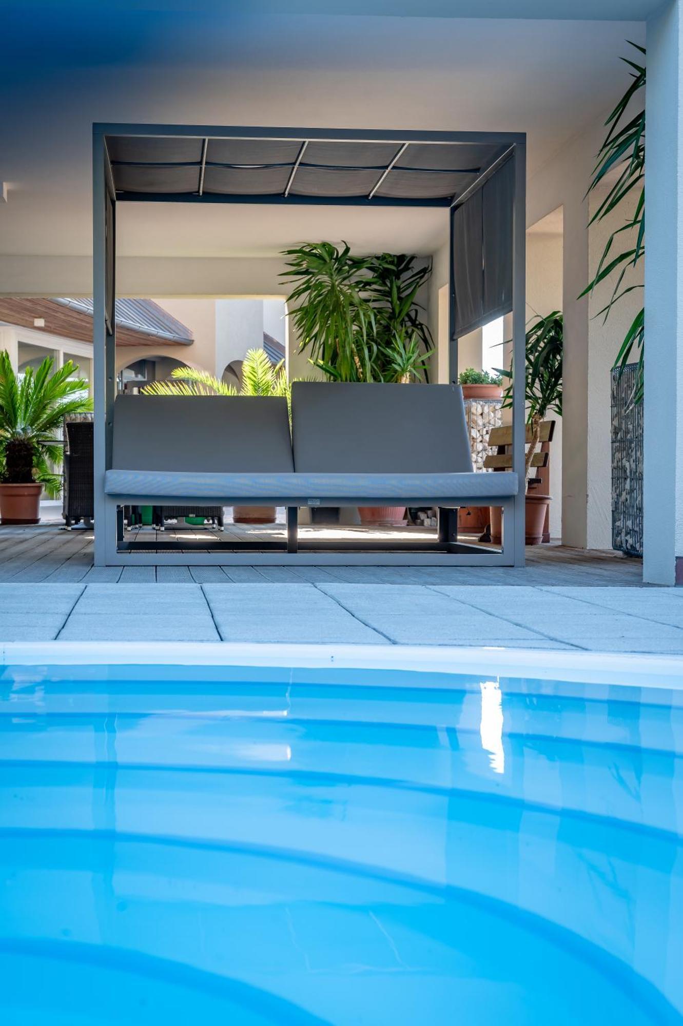 Garni Hotel Peterlinhof Caldaro Εξωτερικό φωτογραφία