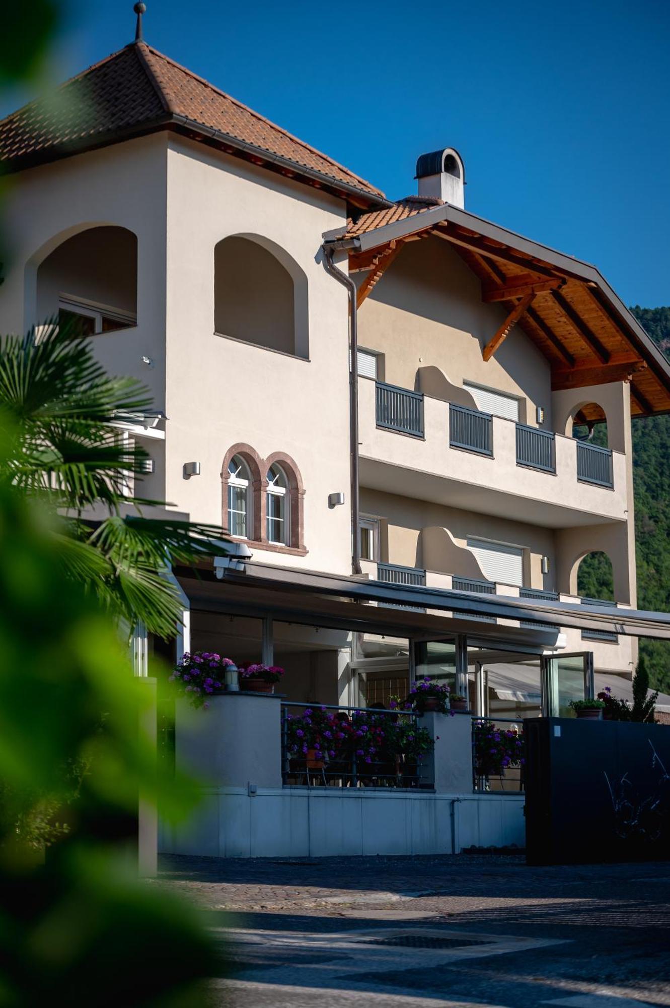 Garni Hotel Peterlinhof Caldaro Εξωτερικό φωτογραφία
