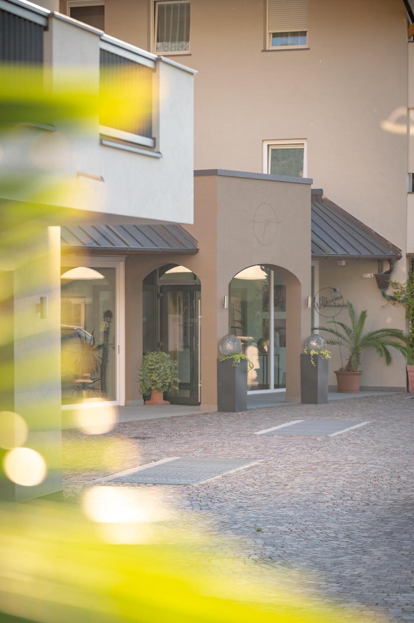 Garni Hotel Peterlinhof Caldaro Εξωτερικό φωτογραφία