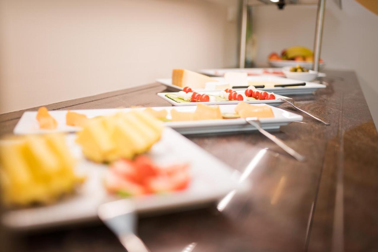 Garni Hotel Peterlinhof Caldaro Εξωτερικό φωτογραφία